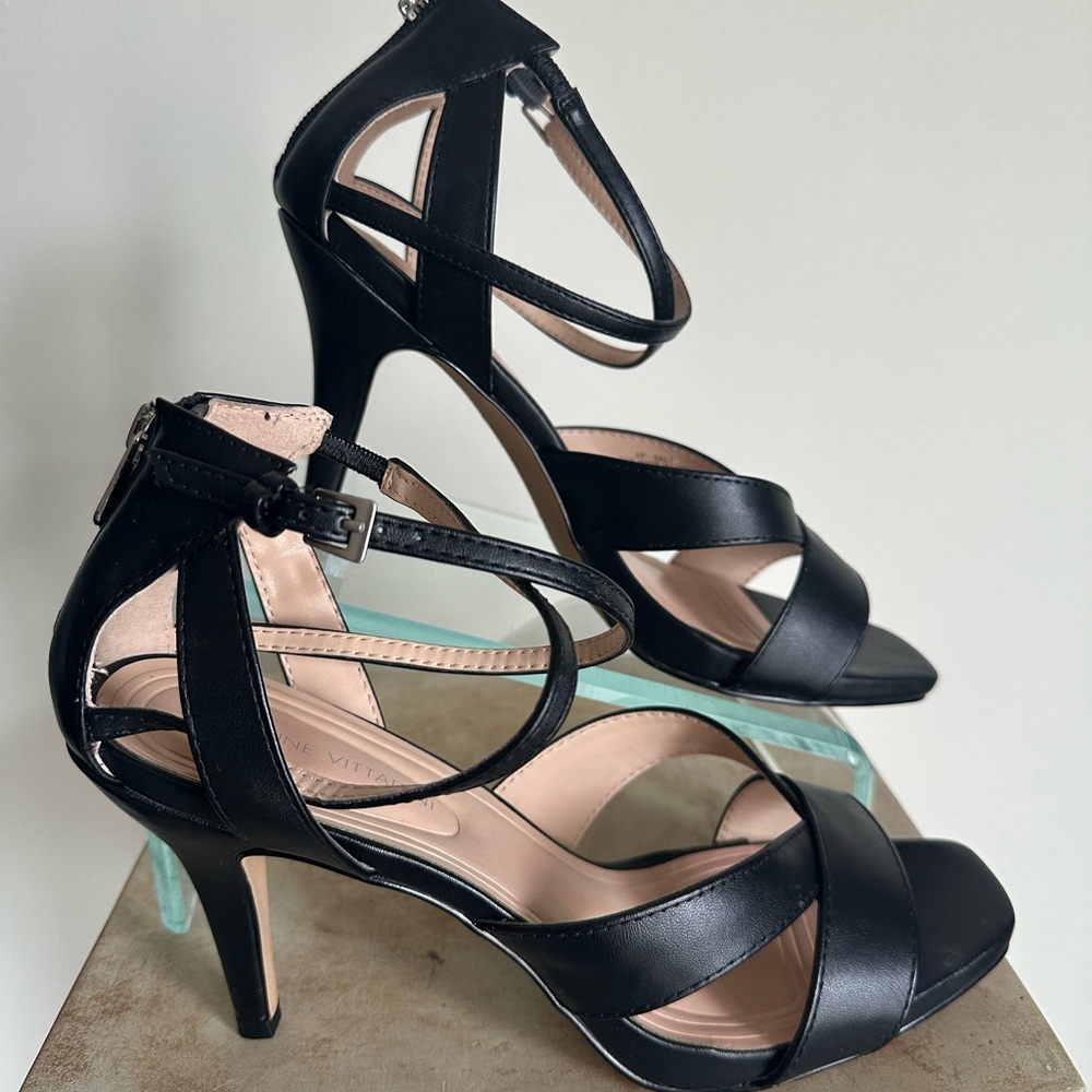 Elegant Black Strappy Heels - Picture 3 of 6